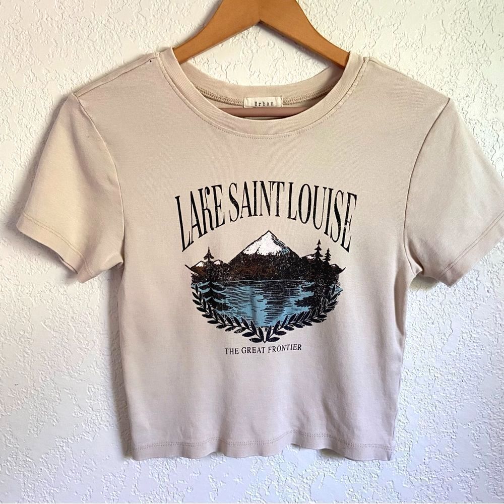 Urban Nation Lake Saint Louise Top